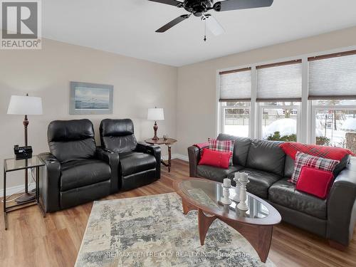 31 Sioux Court, London, ON - Indoor Photo Showing Living Room