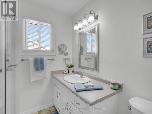 31 Sioux Court, London, ON - Indoor Photo Showing Bathroom