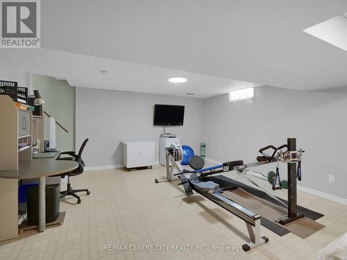 31 Sioux Court, London, ON - Indoor Photo Showing Gym Room