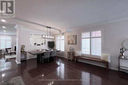 5429 Bestview Way, Mississauga, ON - Indoor Photo Showing Living Room