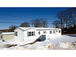 40 MacIntosh ST  Fredericton, NB E3C 2M9