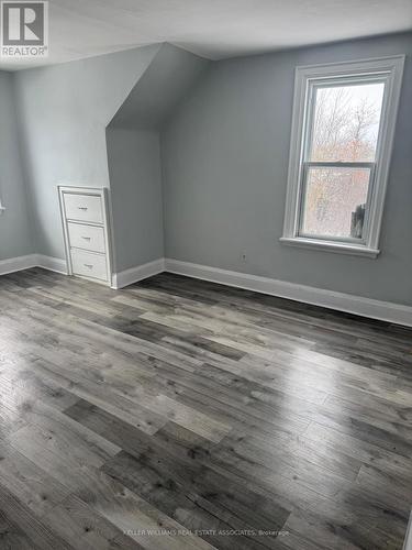 967 Barton Street, Hamilton, ON - Indoor Photo Showing Other Room