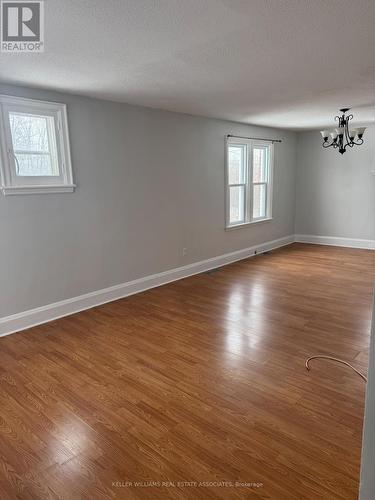 967 Barton Street, Hamilton, ON - Indoor Photo Showing Other Room