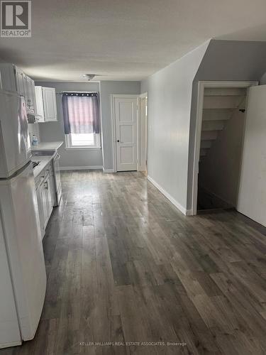 967 Barton Street, Hamilton, ON - Indoor Photo Showing Kitchen