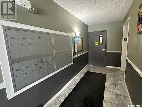 208 825 5Th Street Ne, Weyburn, SK - Indoor Photo Showing Other Room