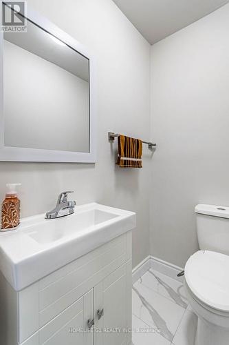 5510 Schueller Crescent, Burlington, ON - Indoor Photo Showing Bathroom