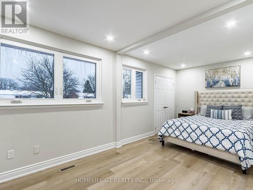 5510 Schueller Crescent, Burlington, ON - Indoor Photo Showing Bedroom