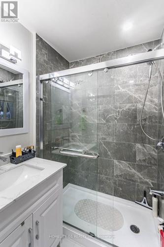 5510 Schueller Crescent, Burlington, ON - Indoor Photo Showing Bathroom