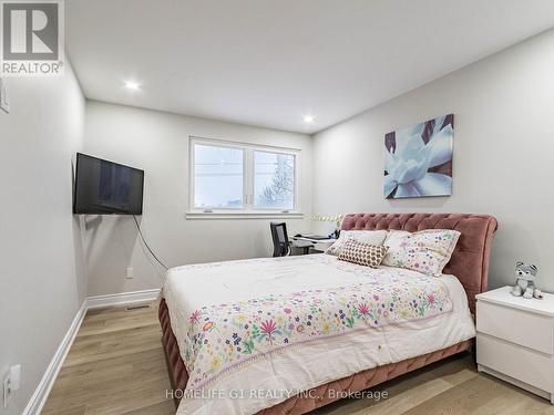 5510 Schueller Crescent, Burlington, ON - Indoor Photo Showing Bedroom