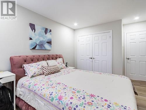 5510 Schueller Crescent, Burlington, ON - Indoor Photo Showing Bedroom