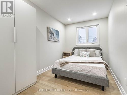 5510 Schueller Crescent, Burlington, ON - Indoor Photo Showing Bedroom