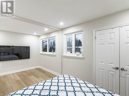 5510 Schueller Crescent, Burlington, ON - Indoor Photo Showing Bedroom