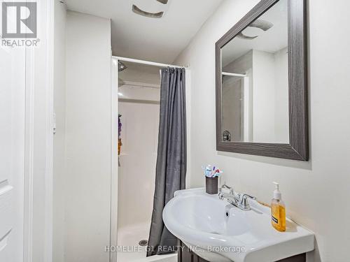 5510 Schueller Crescent, Burlington, ON - Indoor Photo Showing Bathroom