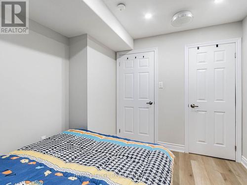 5510 Schueller Crescent, Burlington, ON - Indoor Photo Showing Bedroom