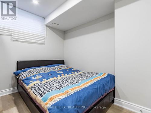 5510 Schueller Crescent, Burlington, ON - Indoor Photo Showing Bedroom