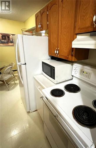 19 26 Shaw Street, Regina, SK - Indoor Photo Showing Kitchen