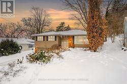 9 MARTINGROVE DRIVE  Hamilton, ON L9H 1T1