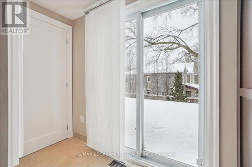 Primary Ensuite with Balcony - 300 Shoreview Road, Burlington, ON - Indoor Photo Showing Other Room