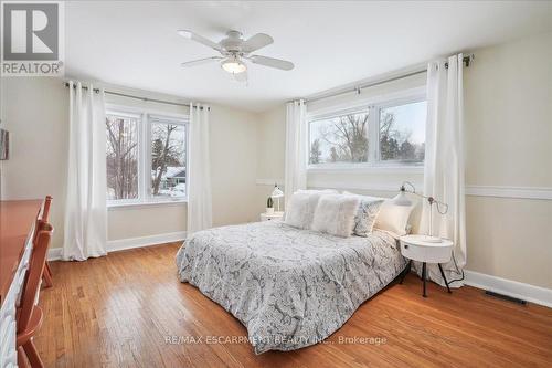 300 Shoreview Road, Burlington, ON - Indoor Photo Showing Bedroom