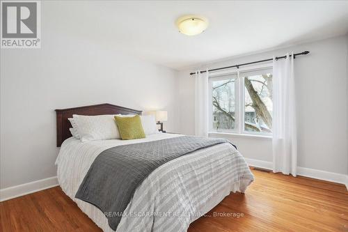 300 Shoreview Road, Burlington, ON - Indoor Photo Showing Bedroom