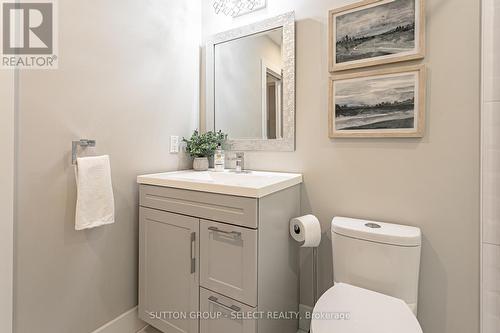 1286 Springbank Avenue, London, ON - Indoor Photo Showing Bathroom