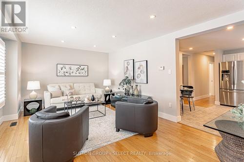 1286 Springbank Avenue, London, ON - Indoor Photo Showing Living Room