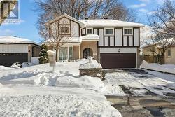 3566 NADINE CRESCENT  Mississauga, ON L5A 3L6