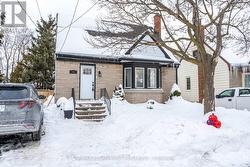 351 QUEENSDALE AVENUE E  Hamilton, ON L9A 1L5