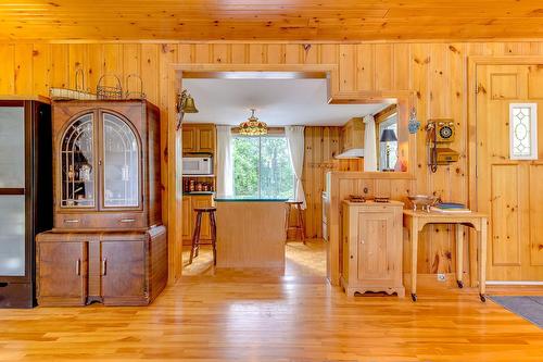 Kitchen - 35 Rue Academy, Sutton, QC - Indoor Photo Showing Other Room
