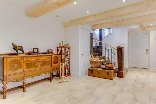 Basement - 35 Rue Academy, Sutton, QC - Indoor Photo Showing Other Room