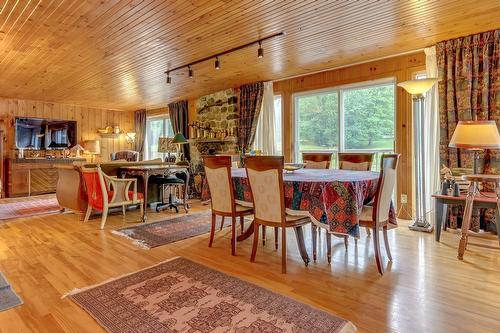 Dining room - 35 Rue Academy, Sutton, QC - Indoor Photo Showing Dining Room