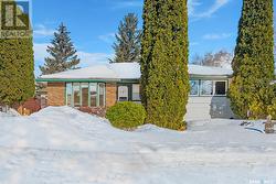 121 Anderson CRESCENT  Saskatoon, SK S7H 4A1