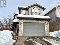 330 PASTERN Trail  Waterloo, ON N2K 4E1