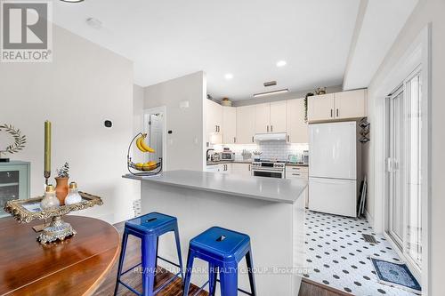 44 Putman Avenue, Ottawa, ON - Indoor Photo Showing Kitchen With Upgraded Kitchen