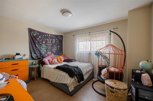 986 Archibald Street, Winnipeg, MB - Indoor Photo Showing Bedroom