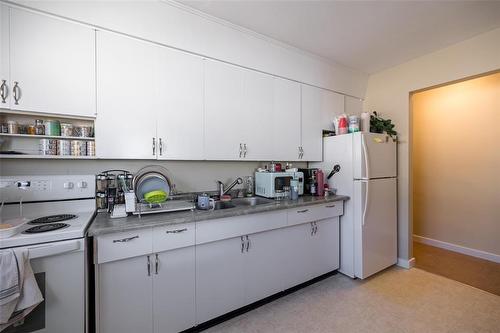 986 Archibald Street, Winnipeg, MB - Indoor Photo Showing Kitchen