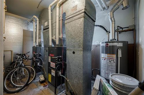 986 Archibald Street, Winnipeg, MB - Indoor Photo Showing Laundry Room