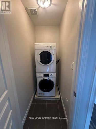 5 Oxfordshire Lane, Kitchener, ON - Indoor Photo Showing Laundry Room