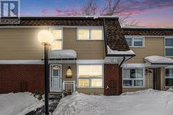 113 RUTHERFORD COURT  Ottawa, ON K2K 1N5