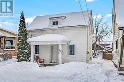 20 MAYFLOWER AVENUE  Hamilton, ON L8L 2K4