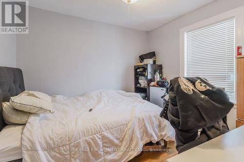 84 South Oval, Hamilton, ON - Indoor Photo Showing Bedroom