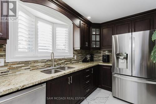 3328 Chokecherry Crescent, Mississauga, ON - Indoor Photo Showing Kitchen With Stainless Steel Kitchen With Double Sink