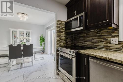 3328 Chokecherry Crescent, Mississauga, ON - Indoor Photo Showing Kitchen