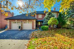 2350 DEER RUN AVENUE  Oakville, ON L6J 6K6