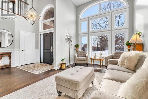 4397 Latimer Crescent, Burlington, ON - Indoor Photo Showing Living Room