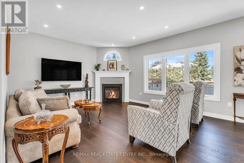 4397 Latimer Crescent, Burlington, ON - Indoor Photo Showing Living Room With Fireplace