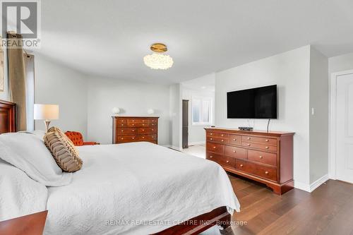 4397 Latimer Crescent, Burlington, ON - Indoor Photo Showing Bedroom