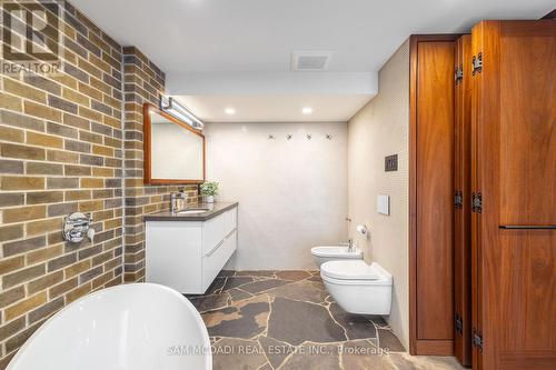 1691 Sunnycove Drive, Mississauga, ON - Indoor Photo Showing Bathroom