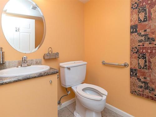 102 & 103-832 Fisgard St, Victoria, BC 