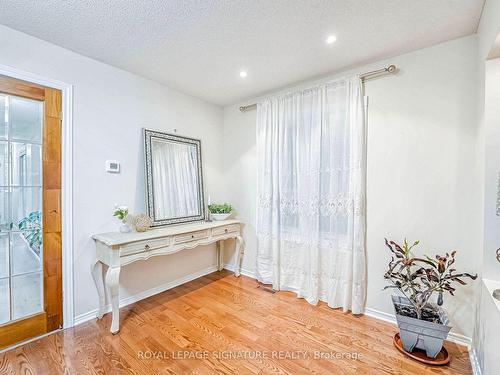 554 Galaxy Crt, Mississauga, ON - Indoor Photo Showing Other Room